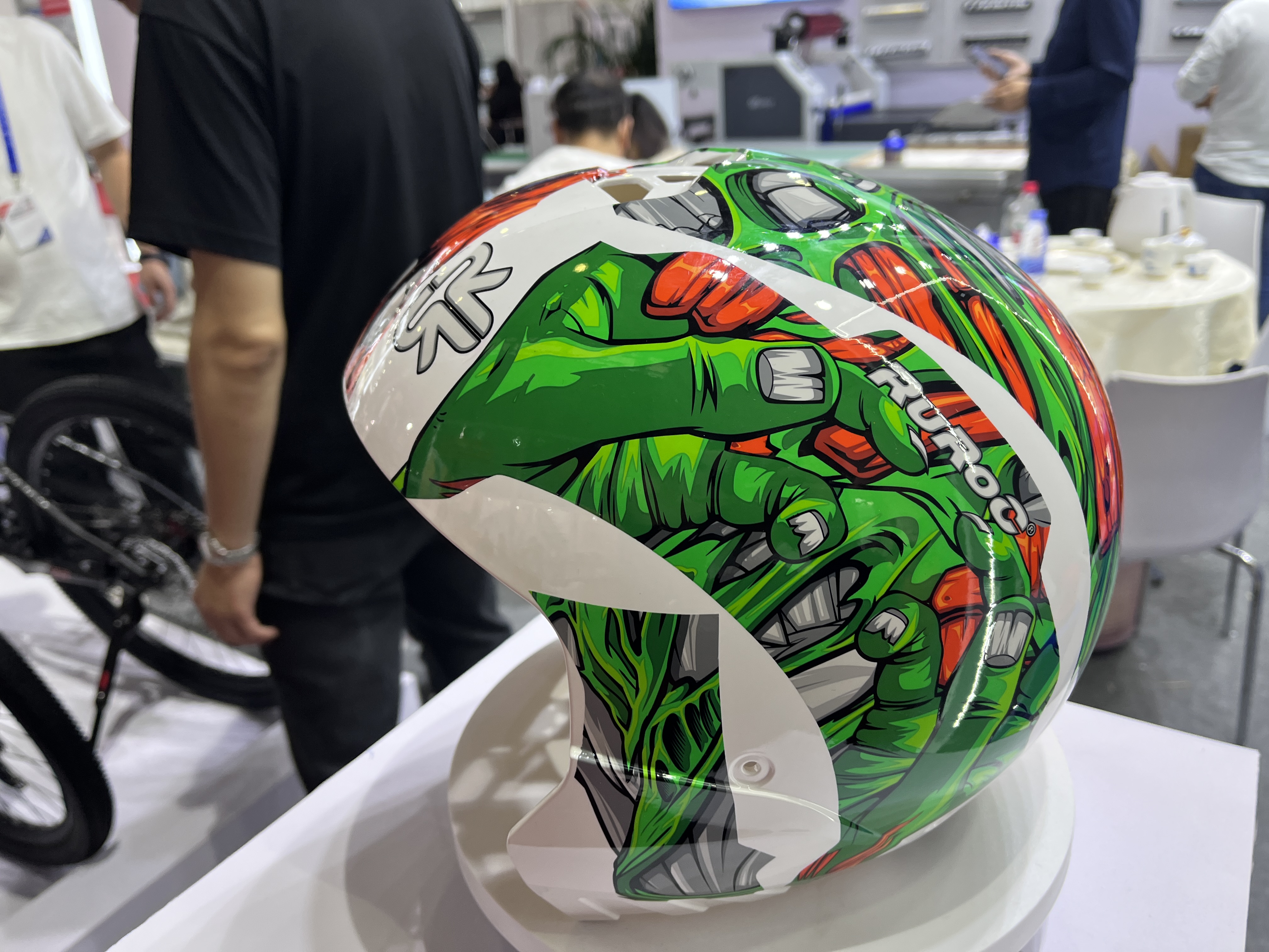 Blæk brugt på hjelme